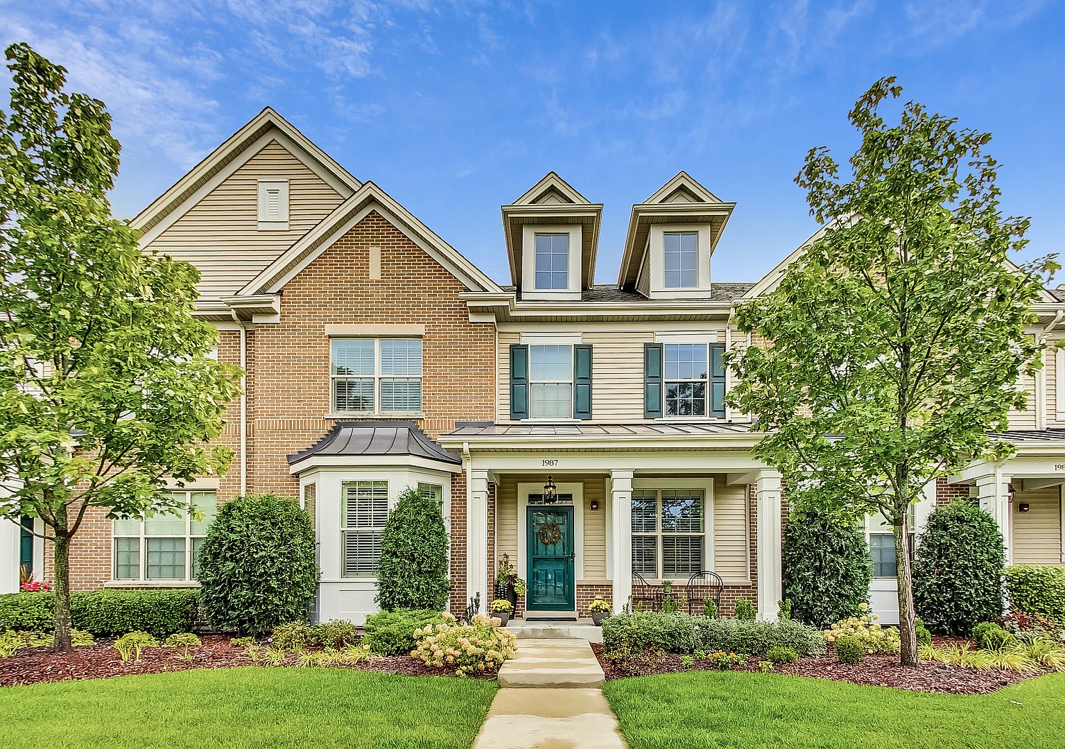 Luxurious Townhome Living in Glenview's Westgate Neighborhood