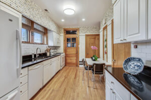 49060 Kilbourn Chicago Kitchen Hard Wood Floors
