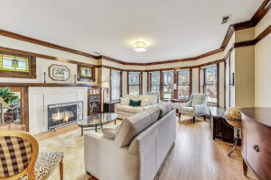 Chicago Home for sale 4960 Kilbourn Living Room