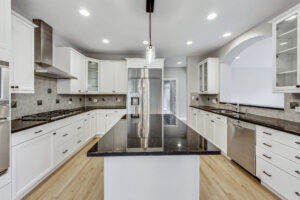 2787 Independence Ave Glenview, IL 60026 beautiful kitchen